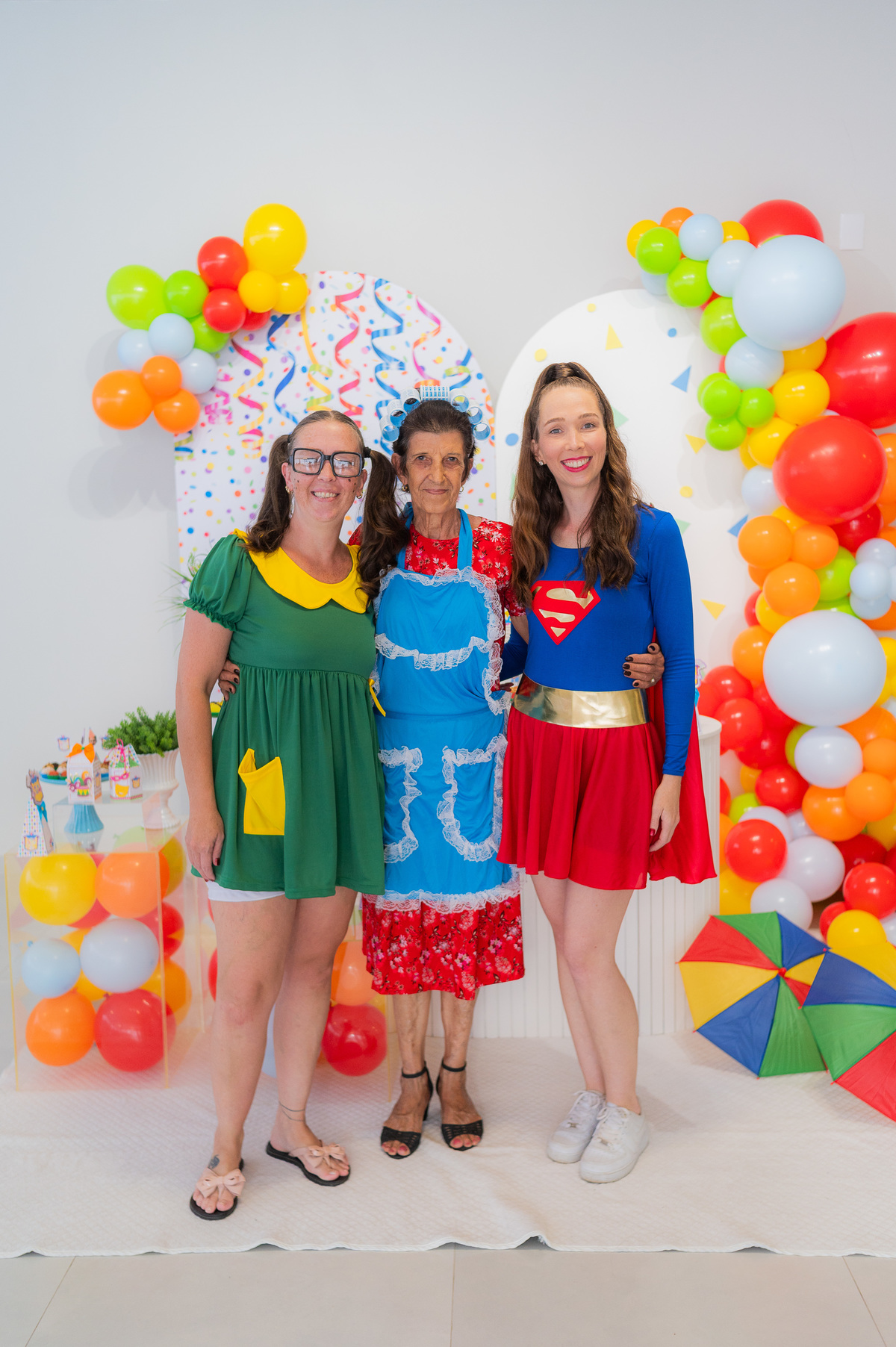 festa a fantasia chiquinha dona florinda e mulher maravilha