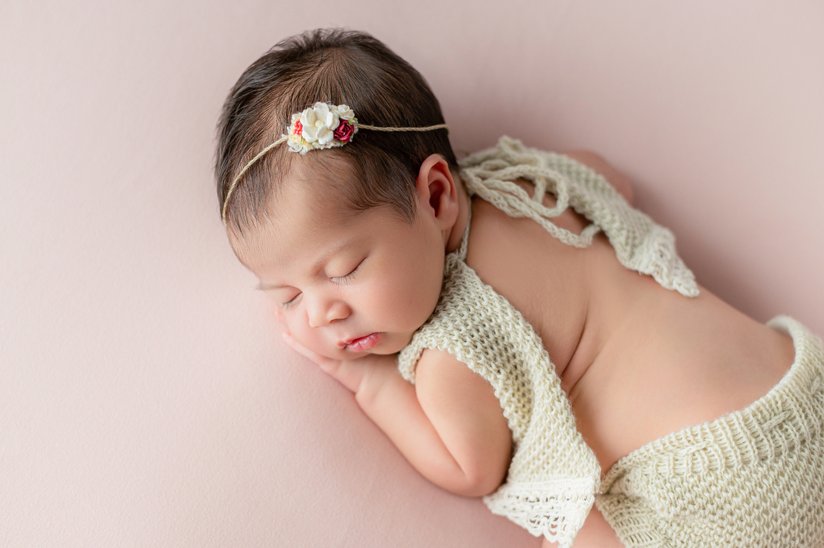 pose de newborn de bundinha