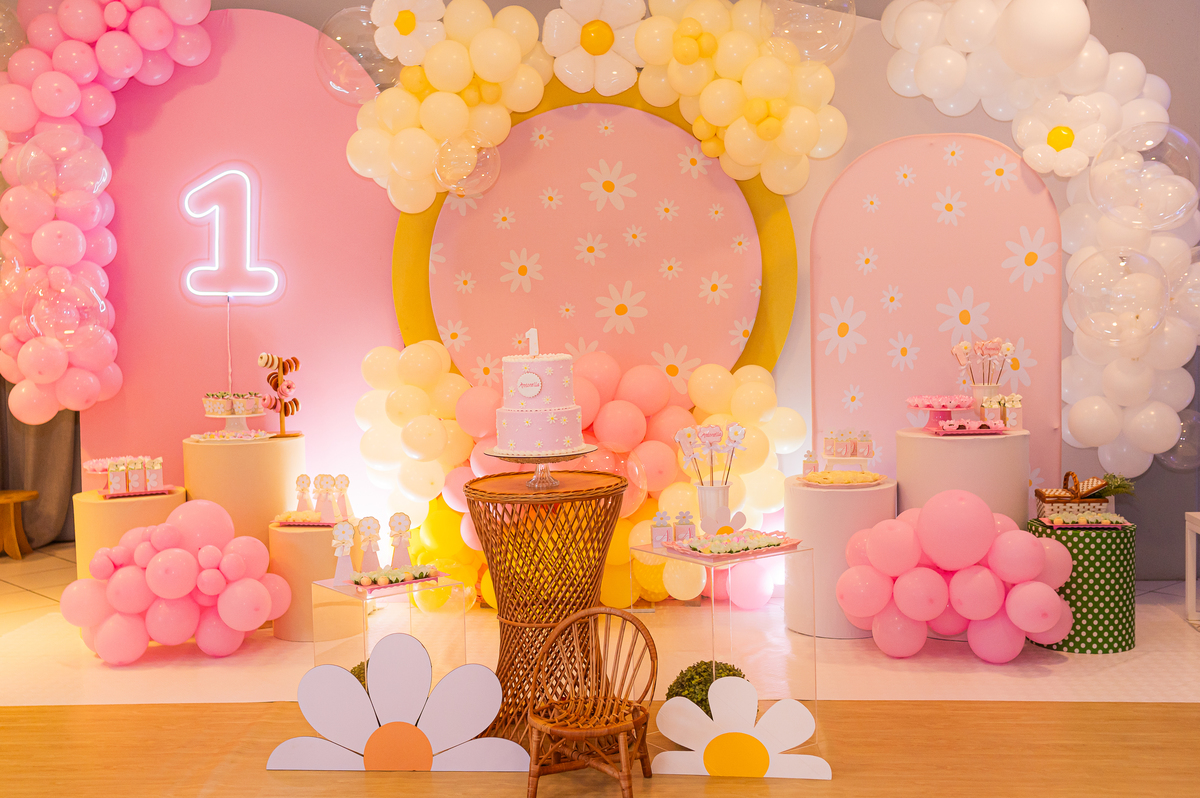 decoração de um aninho margaridas