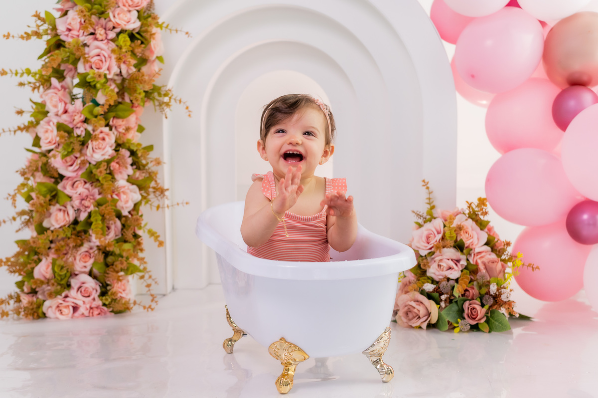 ensaio de um aninho com banho de banheira