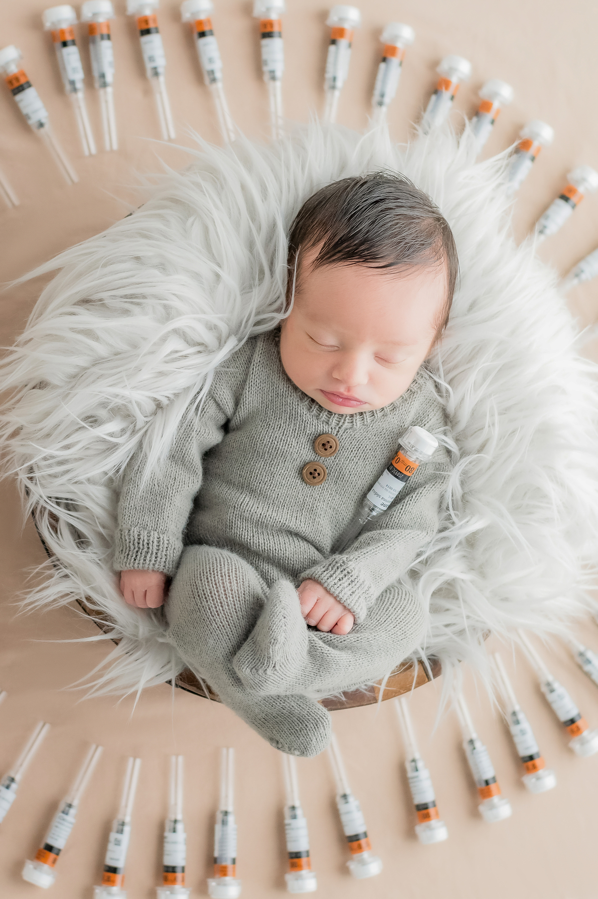 foto de newborn com injeção de trombofilia