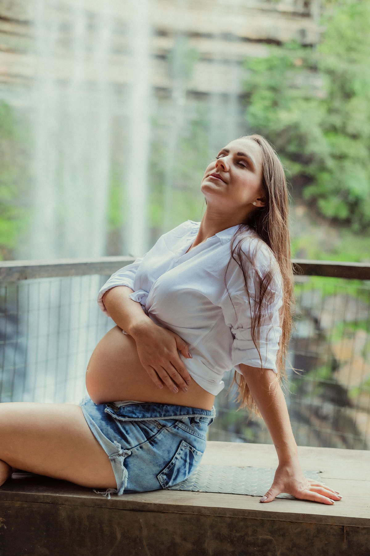 ensaio gestante na cachoeira paulista em DR. pedrinho