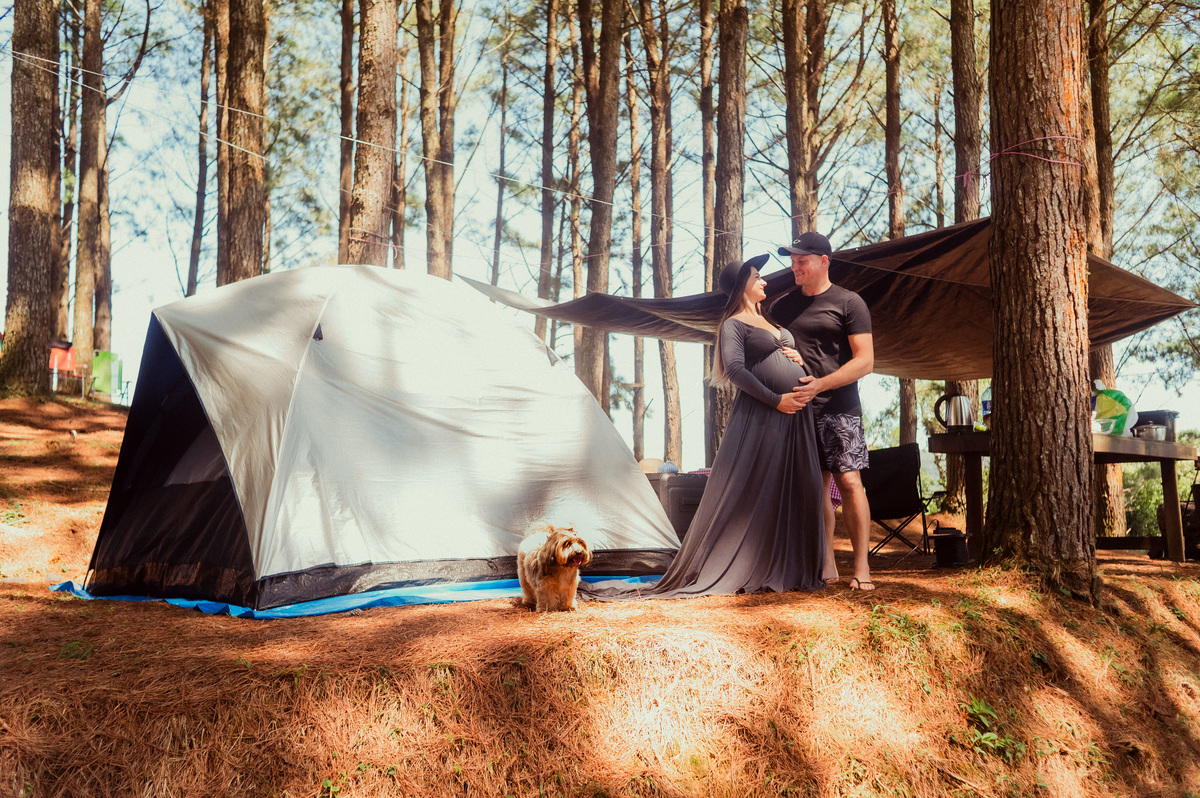casal que adora acampar, o ensaio gestante tinha que ser assim