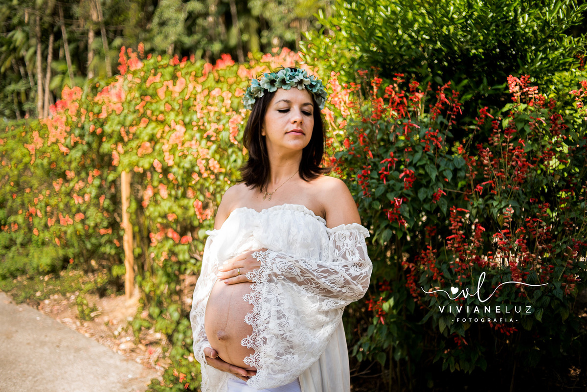 gestante fotografa de guaramirim familia pets ensaio externo de gestante natureza campo mae de menino mae de menina bebe arco iris vestido arco iris vestido gestante parque malwee