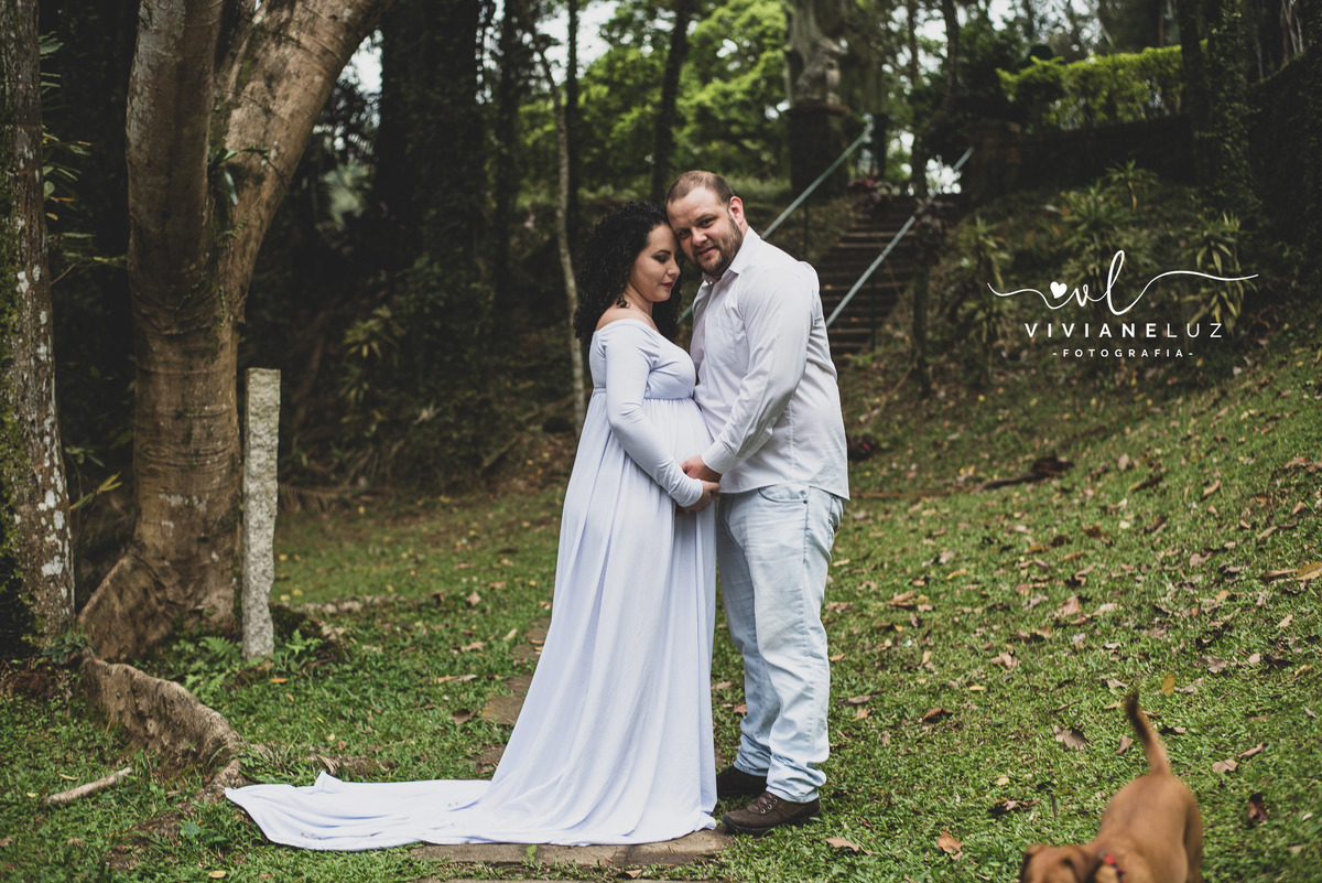 gestante fotografa de guaramirim familia pets ensaio externo de gestante natureza campo mae de menino mae de menina bebe arco iris vestido arco iris vestido gestante parque malwee