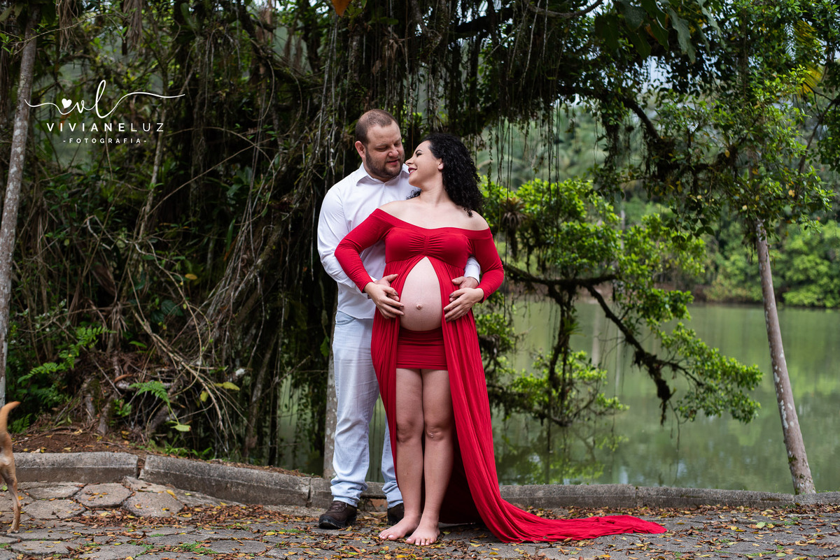 gestante fotografa de guaramirim familia pets ensaio externo de gestante natureza campo mae de menino mae de menina bebe arco iris vestido arco iris vestido gestante parque malwee