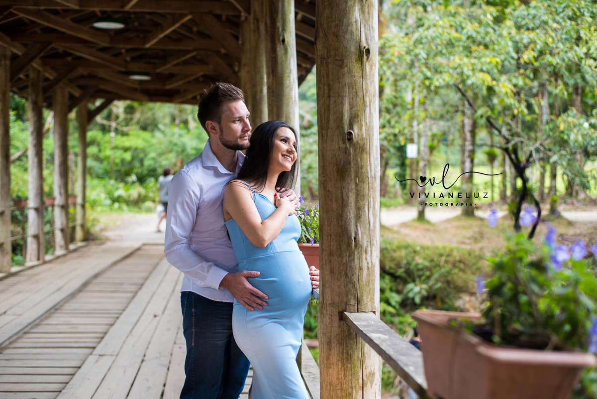 gestante fotografa de guaramirim familia pets ensaio externo de gestante natureza campo mae de menino mae de menina bebe arco iris vestido arco iris vestido gestante estrada bonita