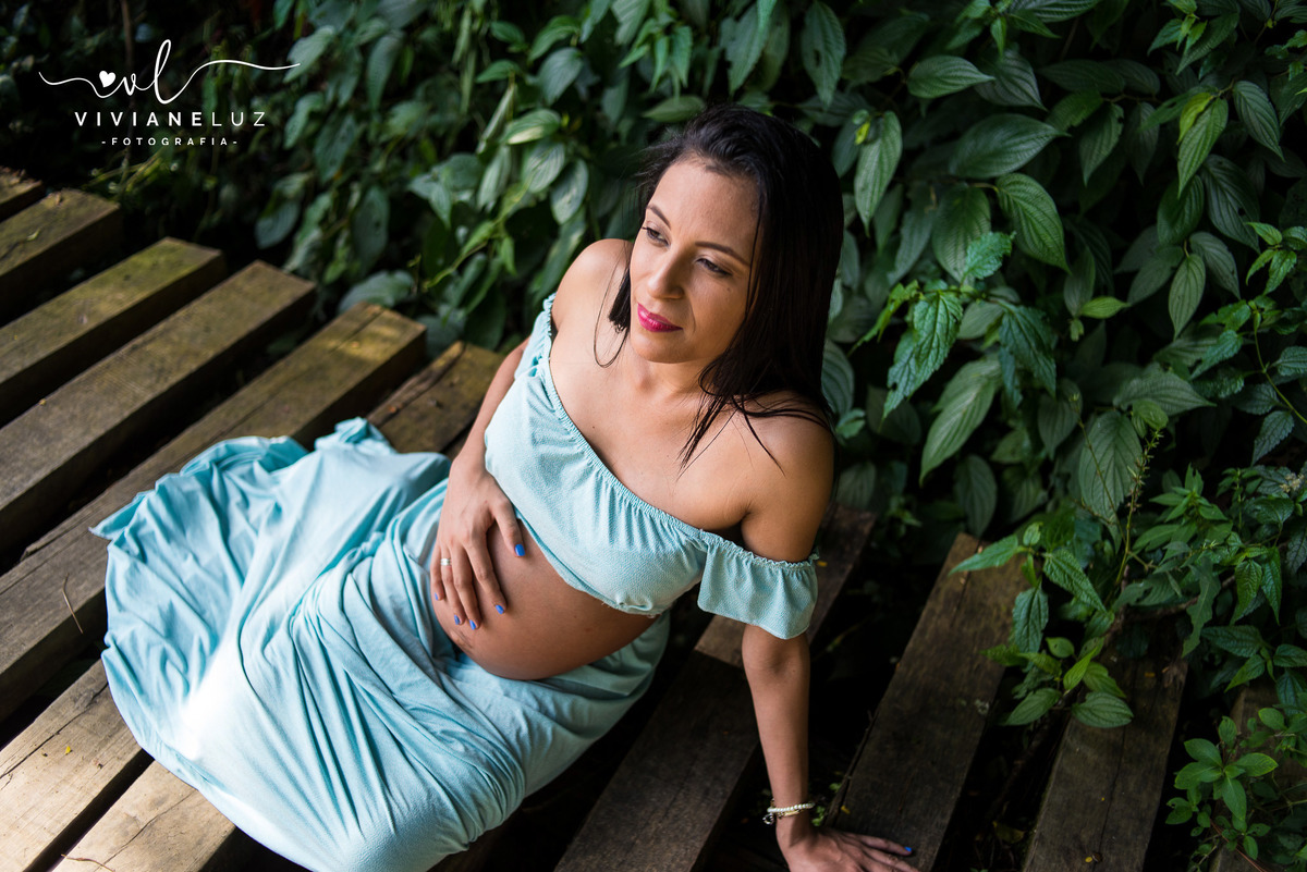 gestante fotografa de guaramirim familia pets ensaio externo de gestante natureza campo mae de menino mae de menina bebe arco iris vestido arco iris vestido gestante