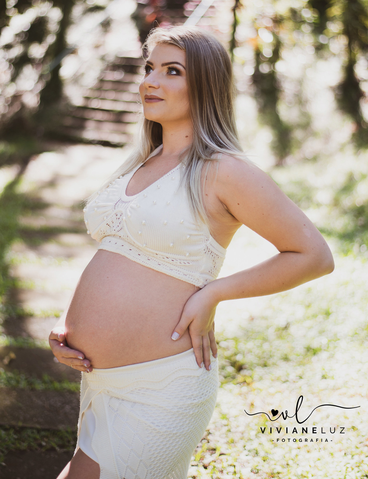 gestante fotografa de guaramirim familia pets ensaio externo de gestante natureza campo mae de menino mae de menina bebe arco iris vestido arco iris vestido gestante