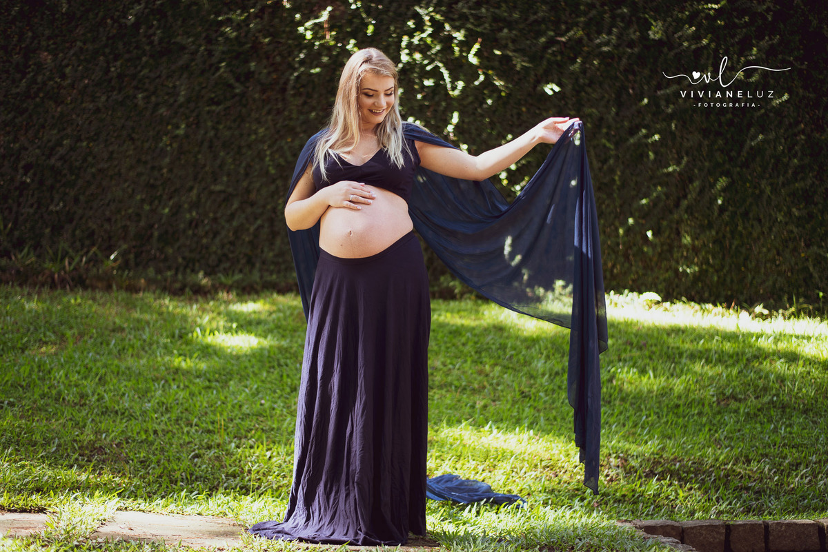 gestante fotografa de guaramirim familia pets ensaio externo de gestante natureza campo mae de menino mae de menina bebe arco iris vestido arco iris vestido gestante