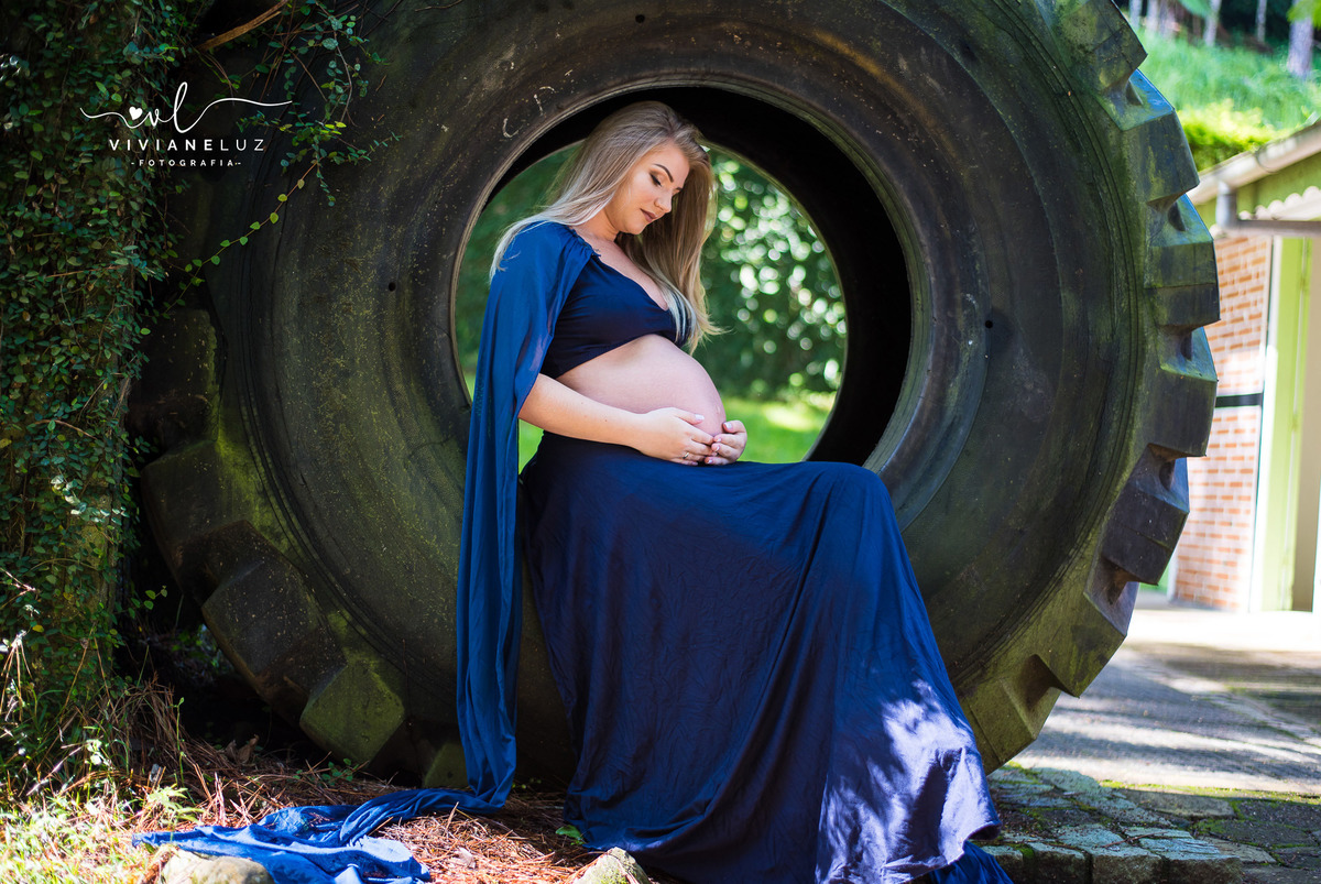 gestante fotografa de guaramirim familia pets ensaio externo de gestante natureza campo mae de menino mae de menina bebe arco iris vestido arco iris vestido gestante