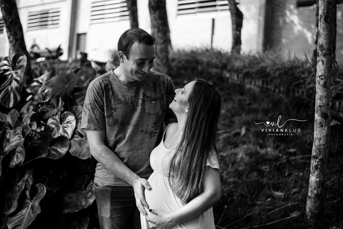 gestante fotografa de guaramirim familia pets ensaio externo de gestante natureza campo mae de menino mae de menina bebe arco iris vestido arco iris vestido gestante