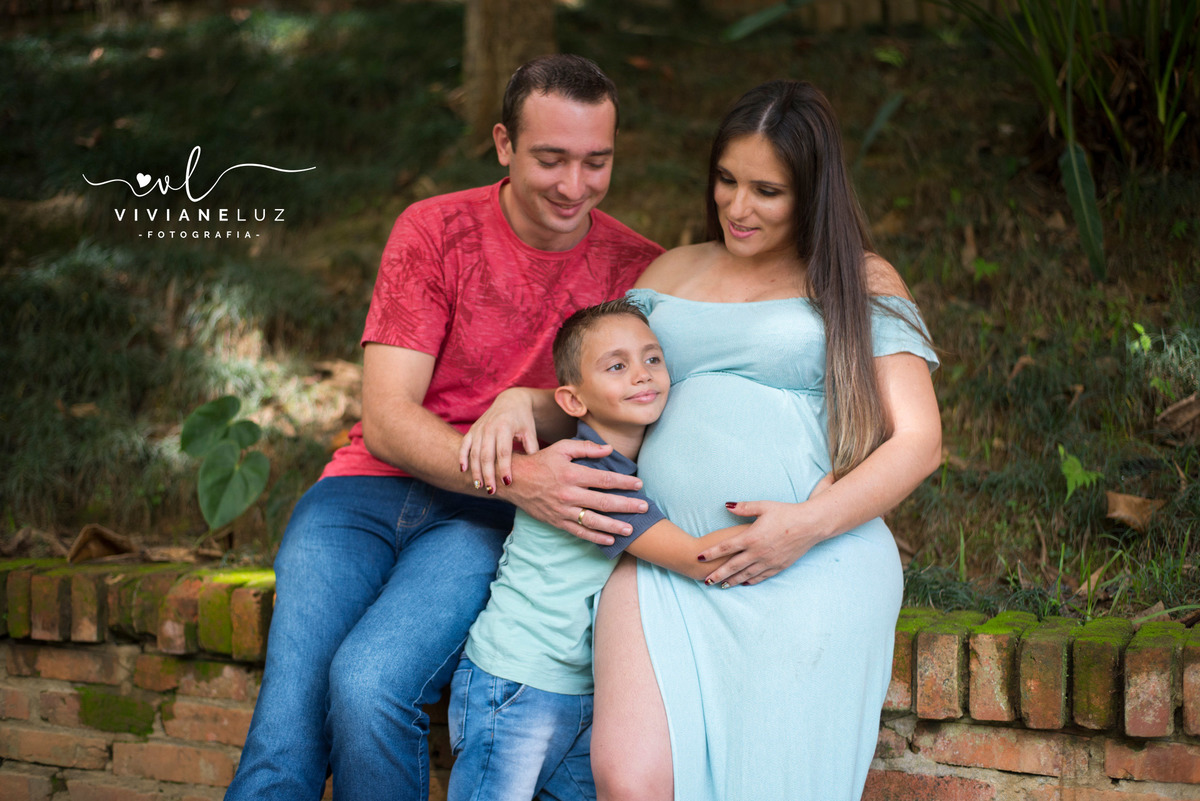 gestante fotografa de guaramirim familia pets ensaio externo de gestante natureza campo mae de menino mae de menina bebe arco iris vestido arco iris vestido gestante