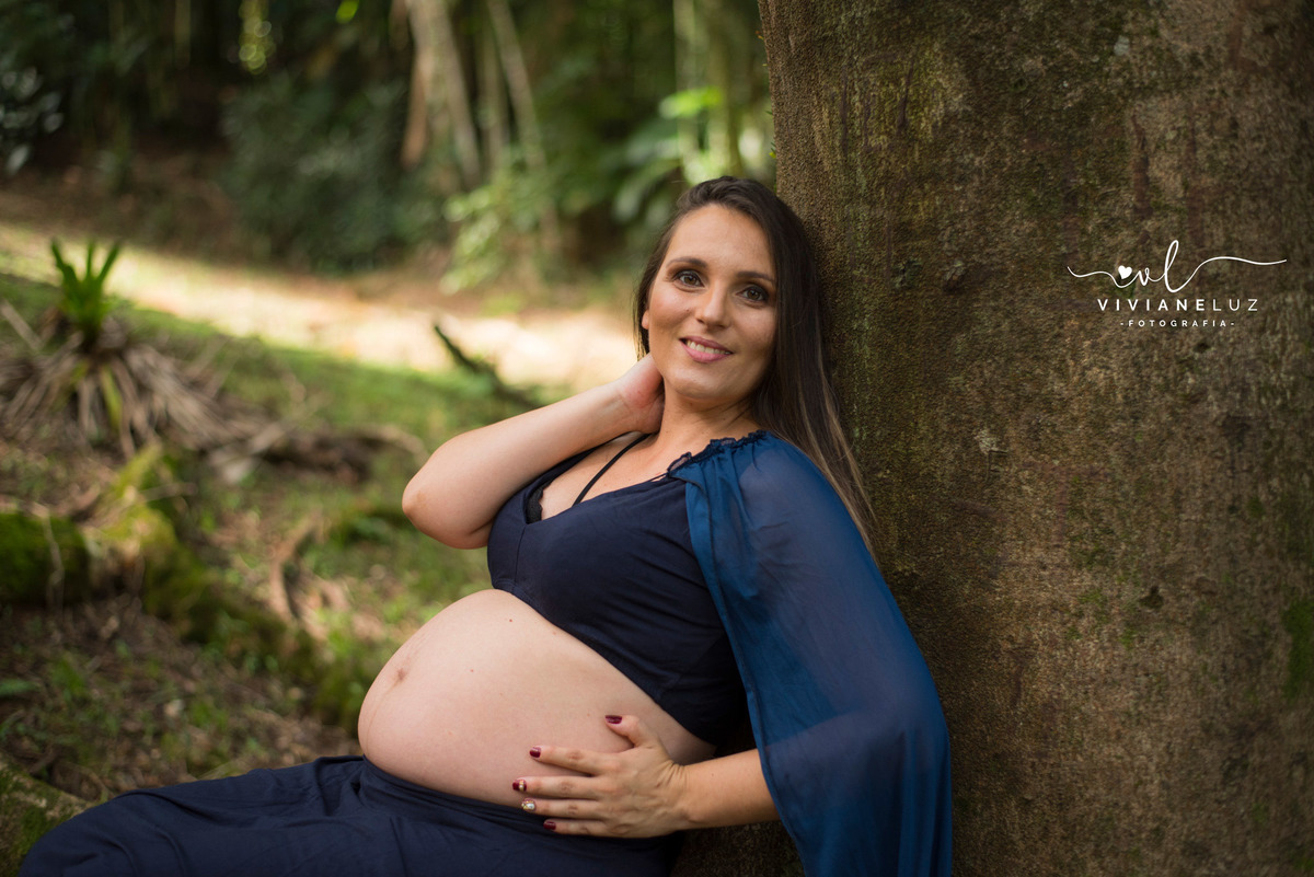 gestante fotografa de guaramirim familia pets ensaio externo de gestante natureza campo mae de menino mae de menina bebe arco iris vestido arco iris vestido gestante