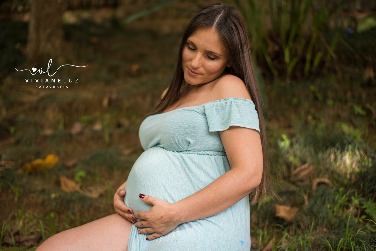 gestante fotografa de guaramirim familia pets ensaio externo de gestante natureza campo mae de menino mae de menina bebe arco iris vestido arco iris vestido gestante parque malwee