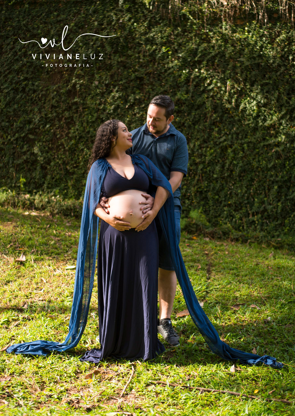 gestante fotografa de guaramirim familia pets ensaio externo de gestante natureza campo mae de menino mae de menina bebe arco iris vestido arco iris vestido gestante