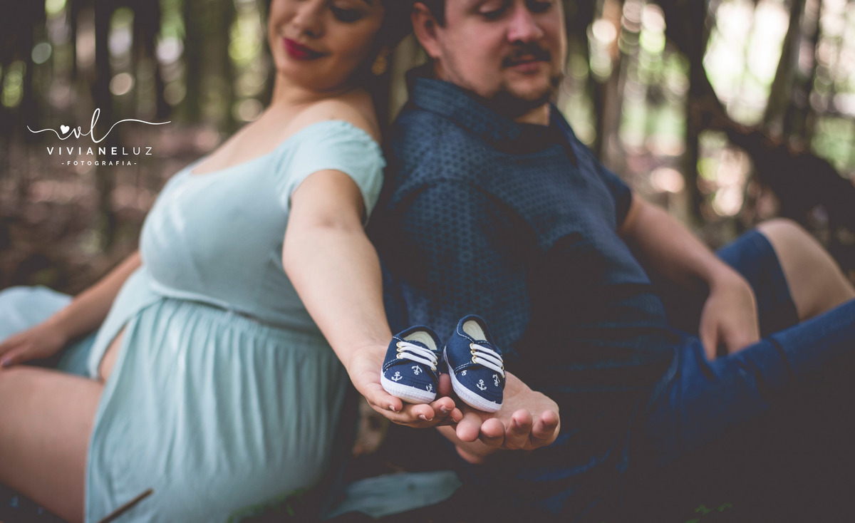 gestante fotografa de guaramirim familia pets ensaio externo de gestante natureza campo mae de menino mae de menina bebe arco iris vestido arco iris vestido gestante