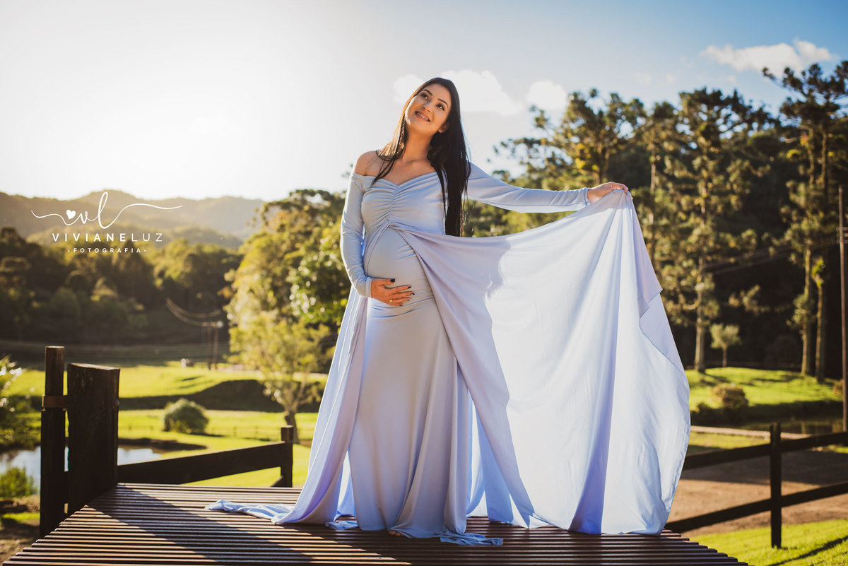 gestante fotografa de guaramirim familia pets ensaio externo de gestante natureza campo mae de menino mae de menina bebe arco iris vestido arco iris vestido gestante