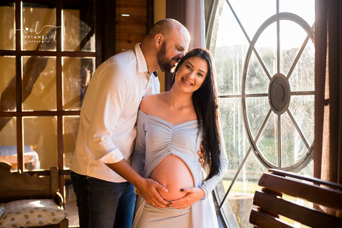 gestante fotografa de guaramirim familia pets ensaio externo de gestante natureza campo mae de menino mae de menina bebe arco iris vestido arco iris vestido gestante