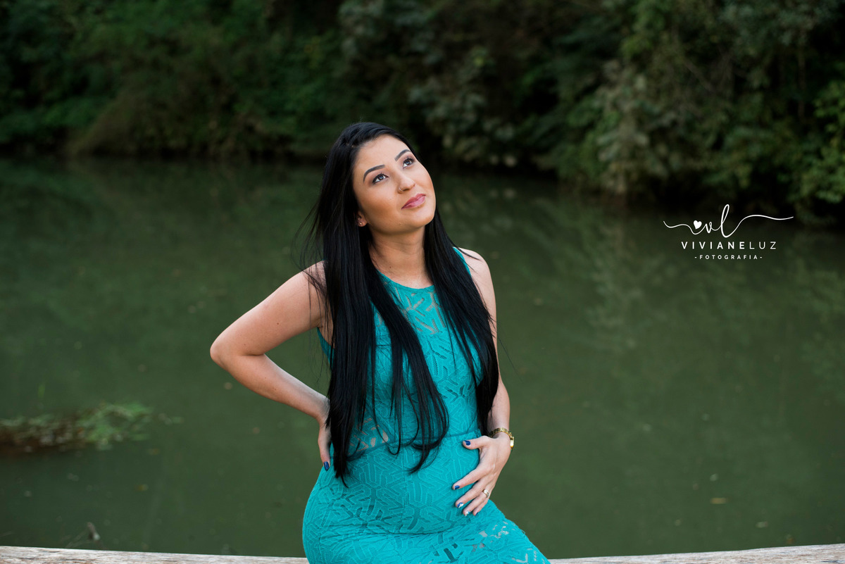 gestante fotografa de guaramirim familia pets ensaio externo de gestante natureza campo mae de menino mae de menina bebe arco iris vestido arco iris vestido gestante