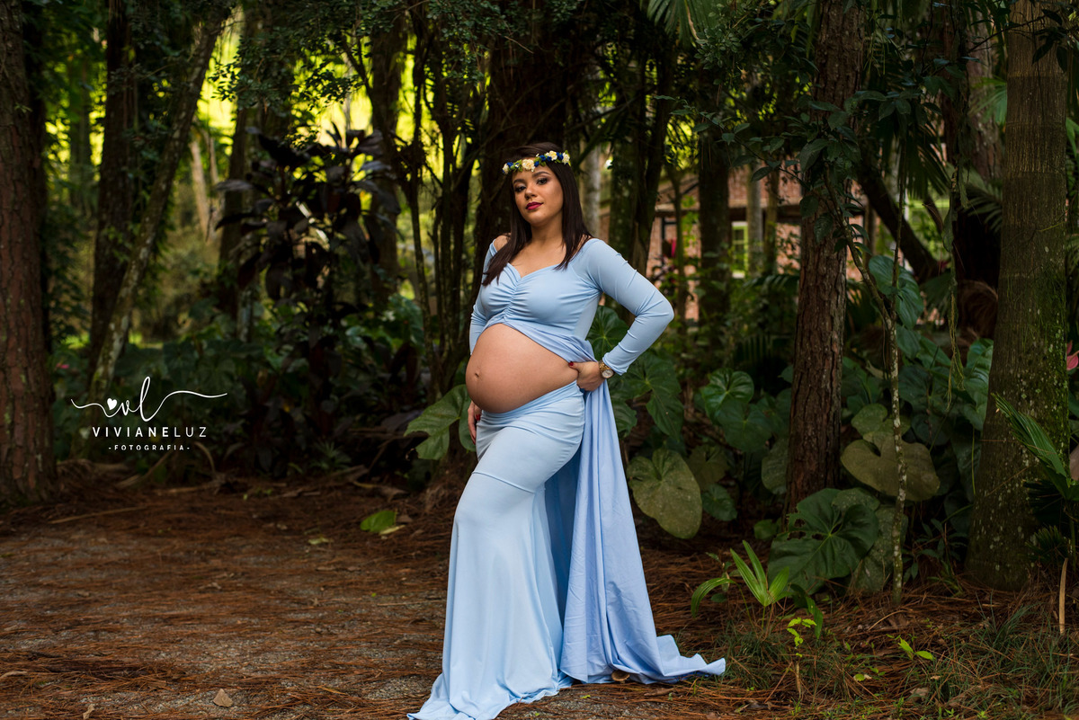 gestante fotografa de guaramirim familia pets ensaio externo de gestante natureza campo mae de menino mae de menina bebe arco iris vestido arco iris vestido gestante parque malwee