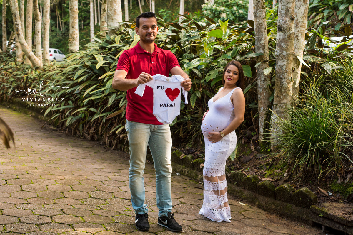 gestante fotografa de guaramirim familia pets ensaio externo de gestante natureza campo mae de menino mae de menina bebe arco iris vestido arco iris vestido gestante parque malwee