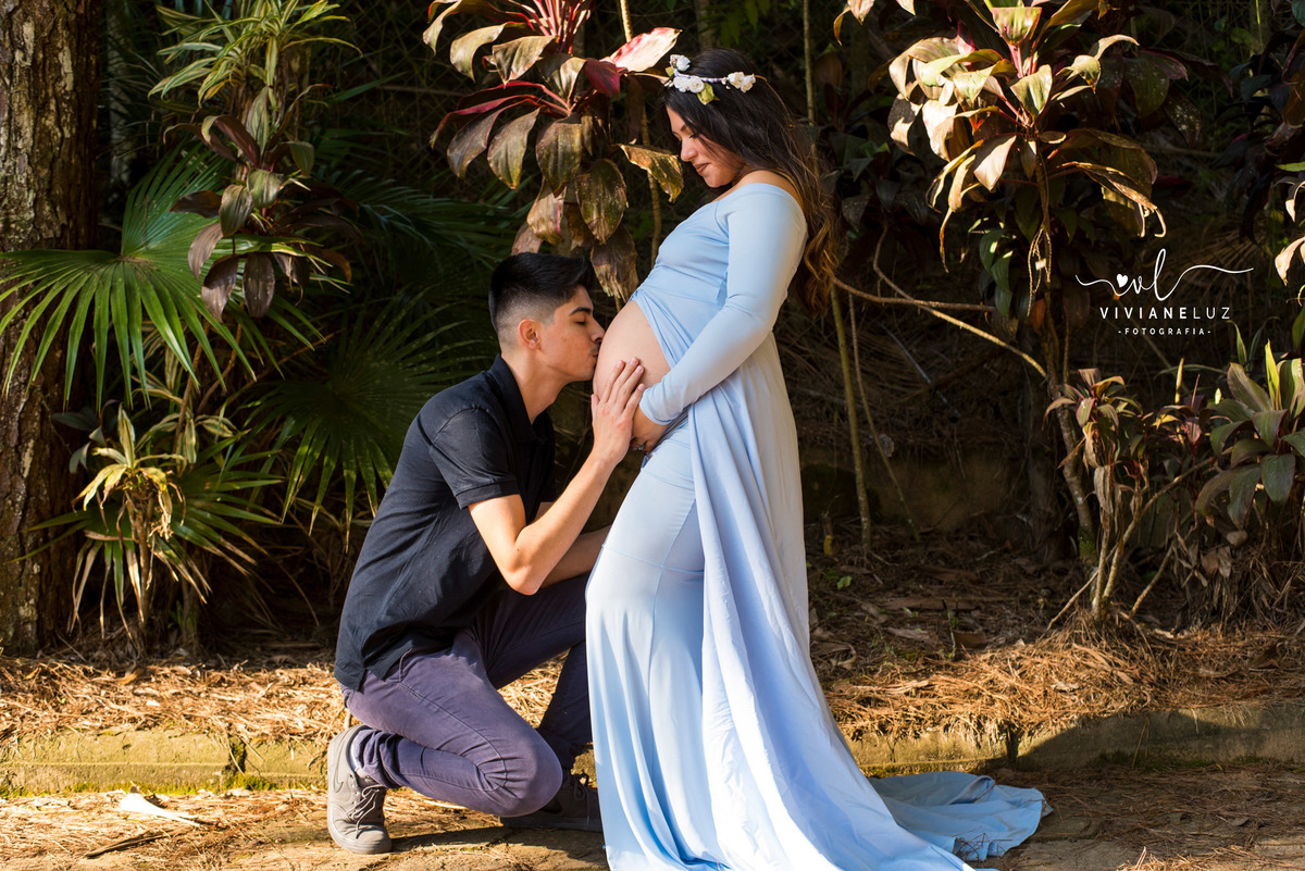 gestante fotografa de guaramirim familia pets ensaio externo de gestante natureza campo mae de menino mae de menina bebe arco iris vestido arco iris vestido gestante parque malwee