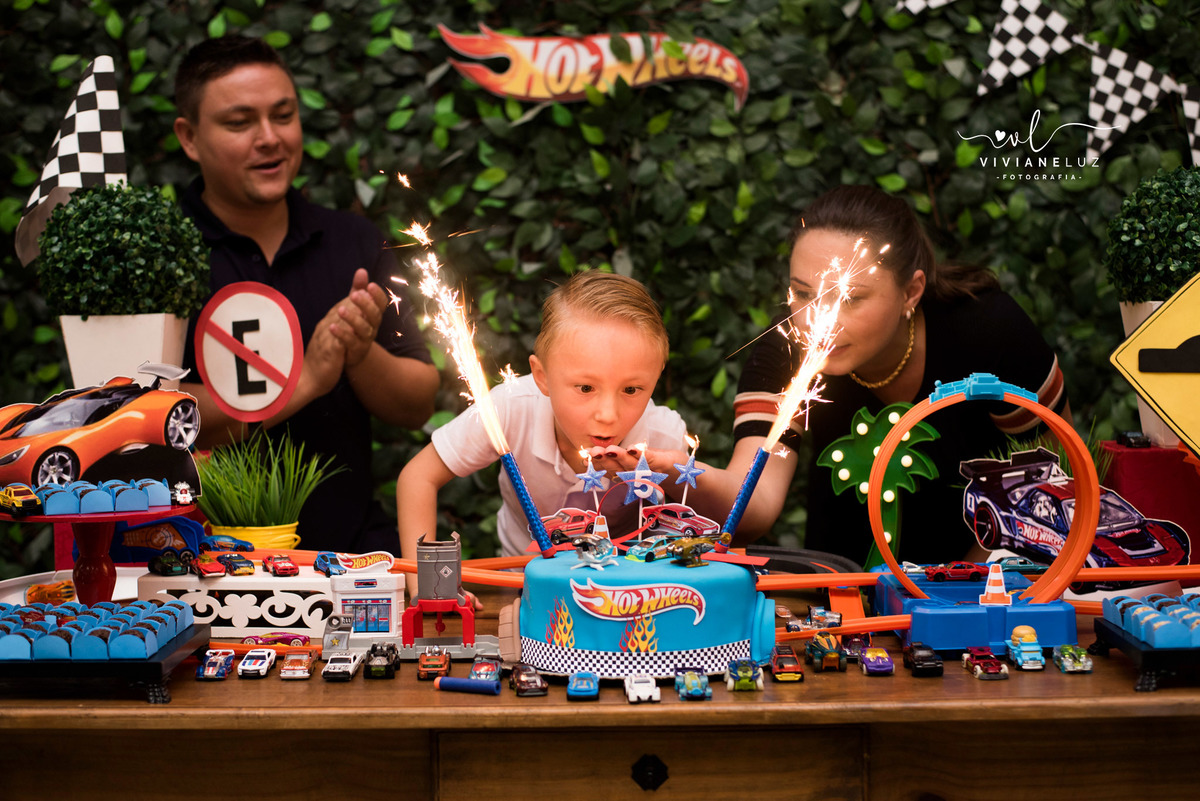 festa infantil hot weels 5  aninhos decoração hot weels fotografa de aniversario fotografia de aniversario lembrancinha Guaramirim Jaraguá do Sul