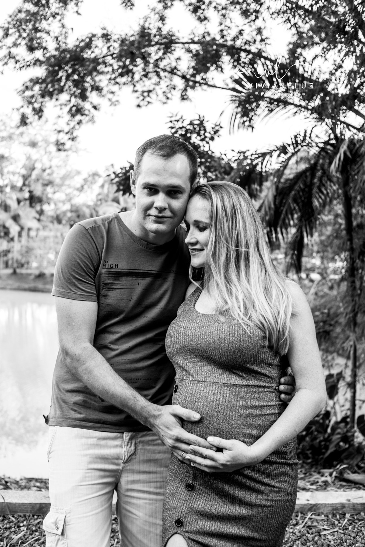 gestante fotografa de guaramirim familia pets ensaio externo de gestante natureza campo mae de menino mae de menina bebe arco iris vestido arco iris vestido gestante