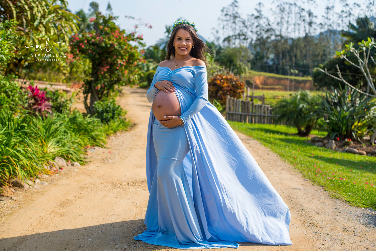 gestante fotografa de guaramirim familia pets ensaio externo de gestante natureza campo mae de menino mae de menina bebe arco iris vestido arco iris vestido gestante