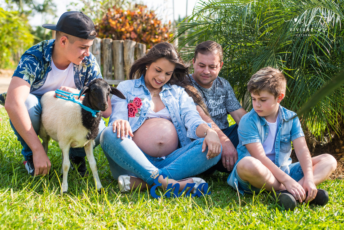 ensaio gestante guaramirim massaranduba jaragua do sul gestantes pregnant fotografia de gestante fotografa de guaramirim familia pets ensaio externo de gestante natureza campo mae de menino