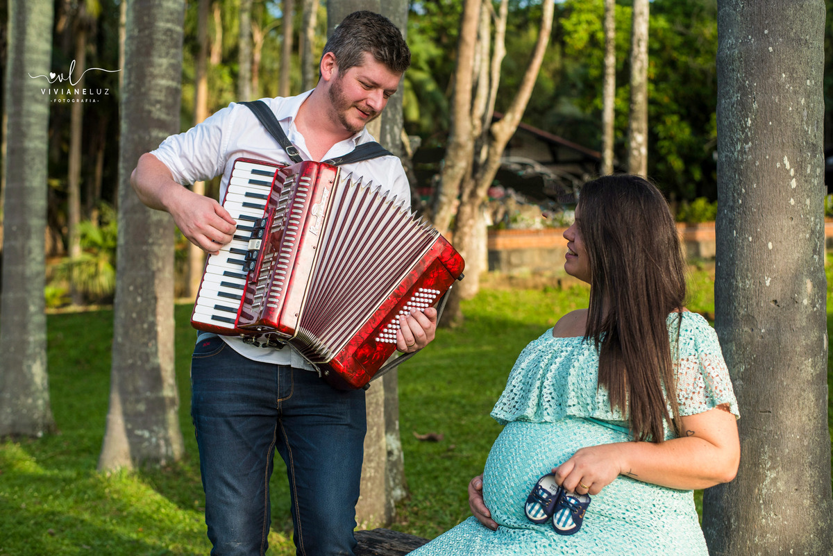 ensaio gestante gravida fotografia de gestante fotos fotografa de Guaramirim Jaraguá do Sul e região mãe de menino figurino para ensaio gestante ensaio gestante no parque malwee