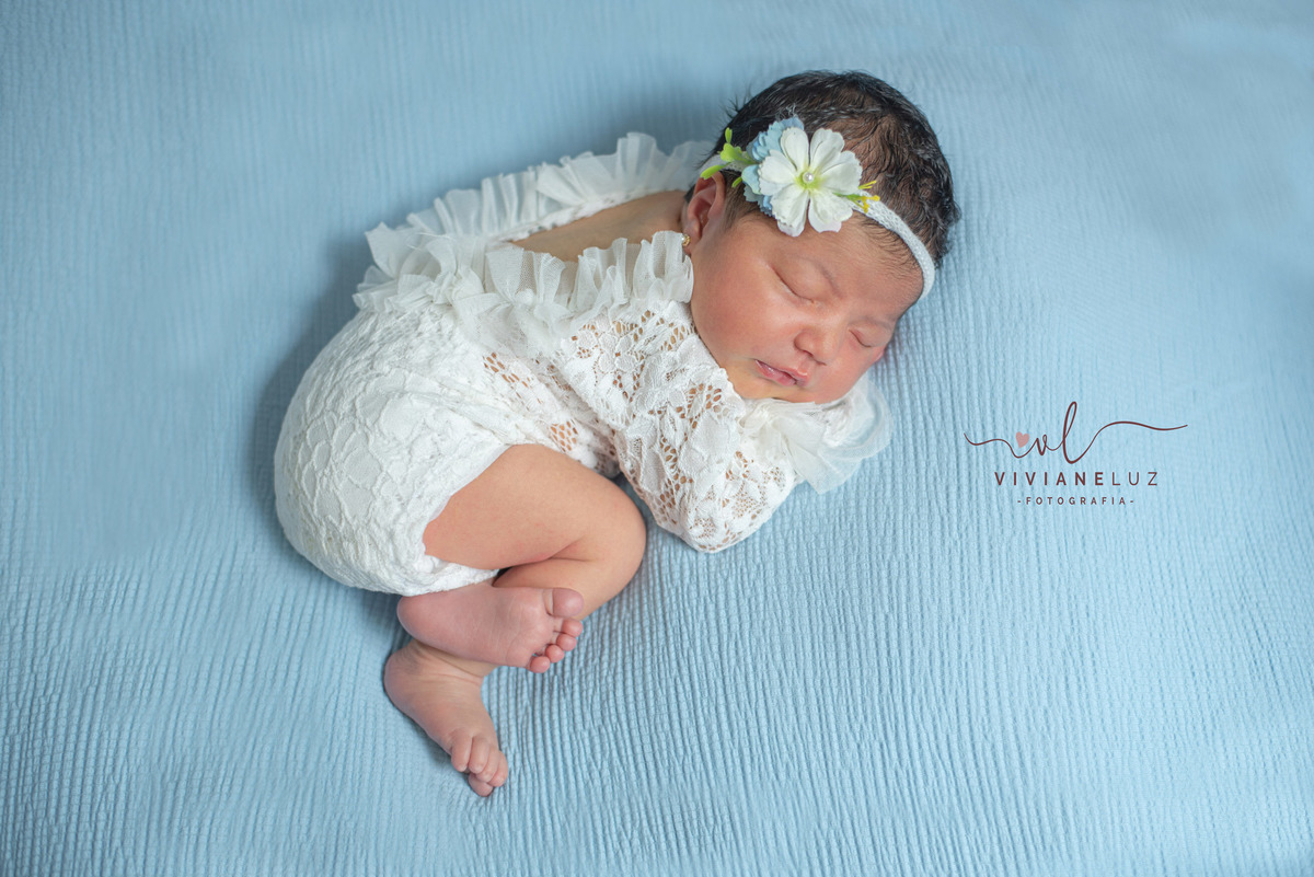 ensaio newborn recem nascido fotografa de guaramirim jaragua do sul e regiao fotografia domiciliar ensaio domiciliar viviane luz fotografias