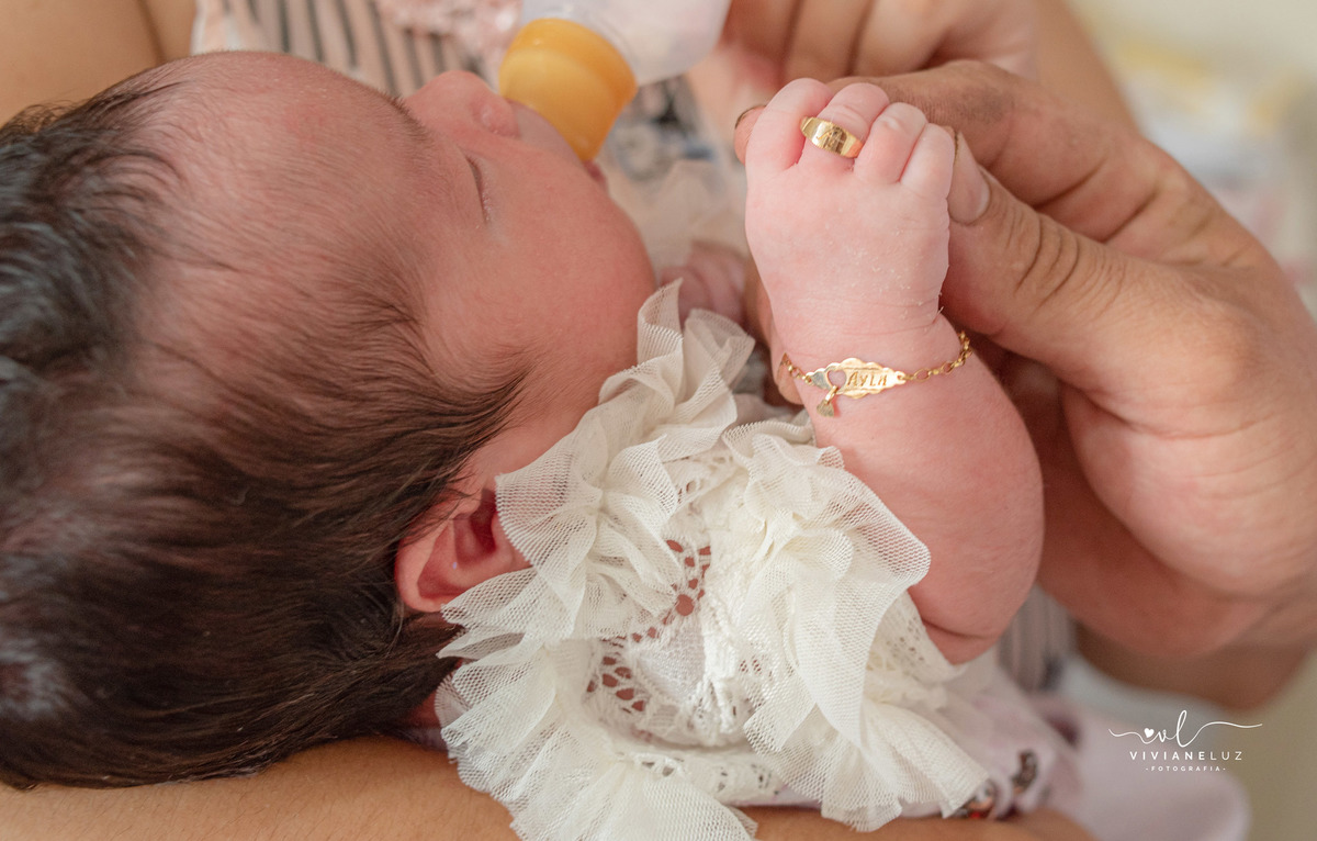newborn-fotografia-infantil-fotografia-recem-nascido-guaramirim-fotografa-de-newborn-fotografia-domiciliar-vivianeluz