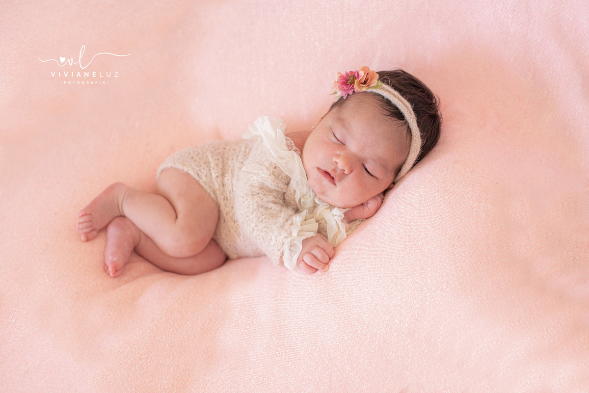 newborn-fotografia-infantil-fotografia-recem-nascido-guaramirim-fotografa-de-newborn-fotografia-domiciliar-vivianeluz