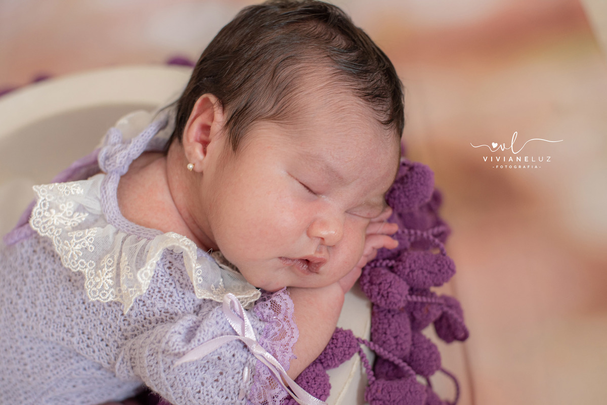 newborn-fotografia-infantil-fotografia-recem-nascido-guaramirim-fotografa-de-newborn-fotografia-domiciliar-vivianeluz