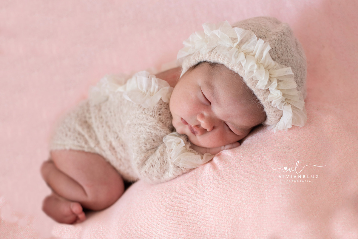 newborn-fotografia-infantil-fotografia-recem-nascido-guaramirim-fotografa-de-newborn-fotografia-domiciliar-vivianeluz