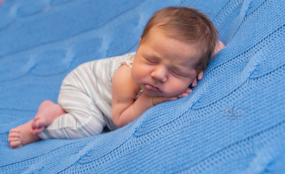 Fotografia infantil recem nascido newborn Davi Lucca 11 dias fotografa de guaramirim jaragua do sul e região ensaio domiciliar de bebê viviane luz fotografa