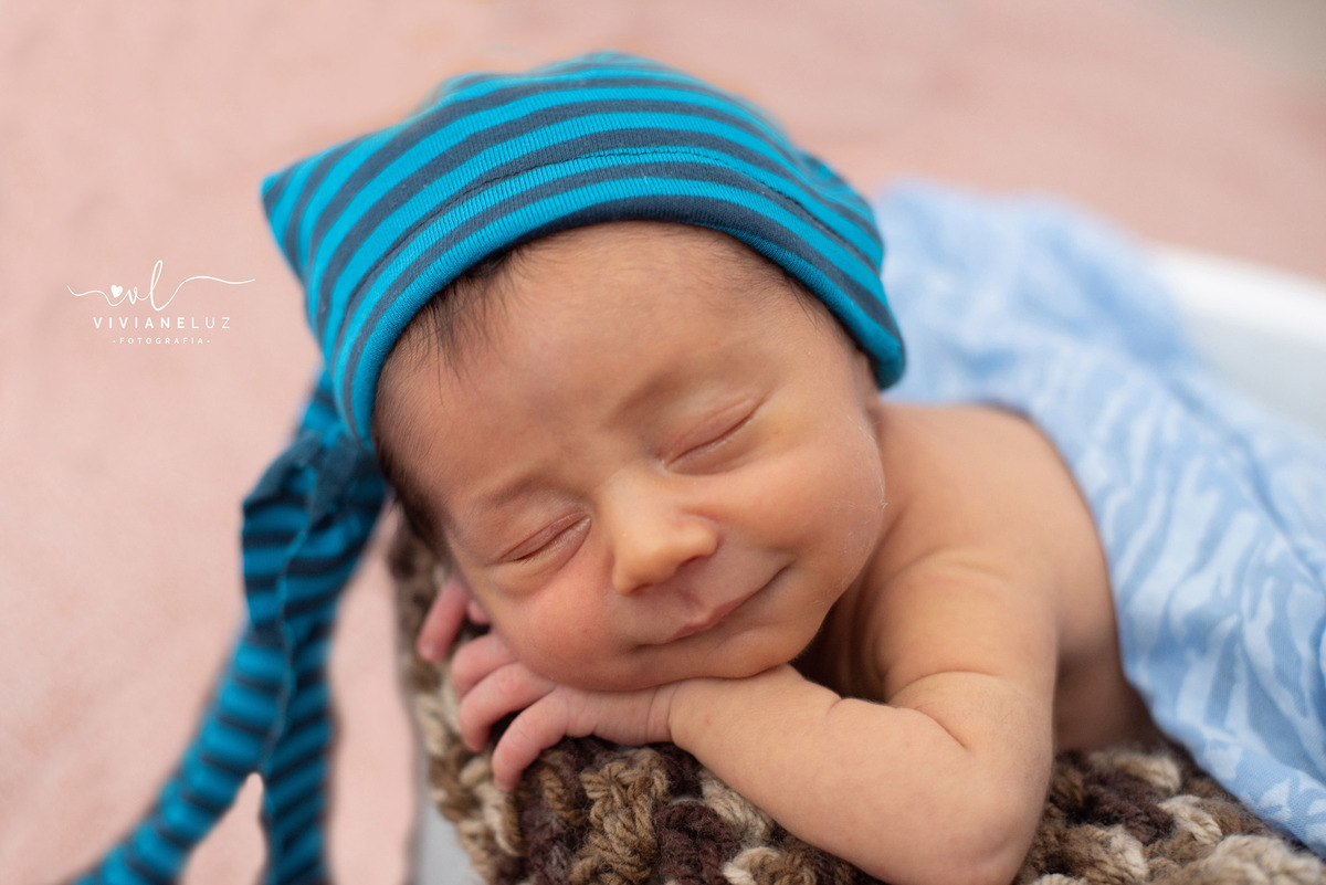 ensaio newborn José Pedro ensaio em casa fotografa de guaramirim ensaio divertido ensaio recem nascido ensaio prematuro 