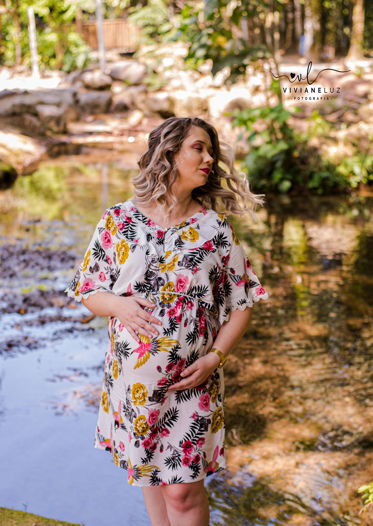 gestante em meio a natureza