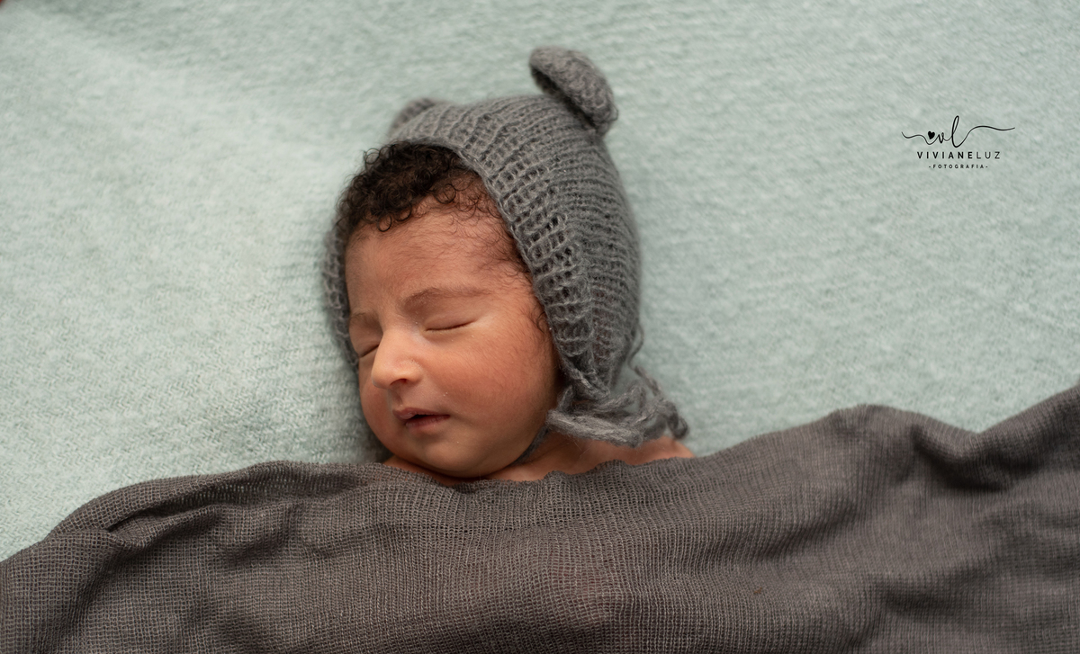 ensaio newborn domiciliar em guaramirim e regiao fotografa de recem nascidos fotografa infantil newborn em casa newborn seguro 