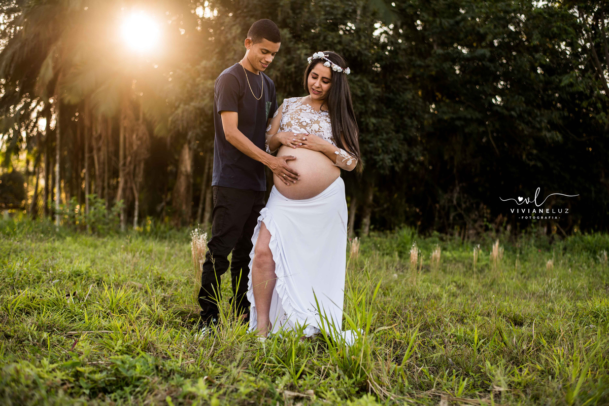 ensaio-gestante-natureza-guaramirim-jaragua do sul- fotografa de guaramirim-figurino fotos gestante-mãe de menina-por do sol-book de gestante