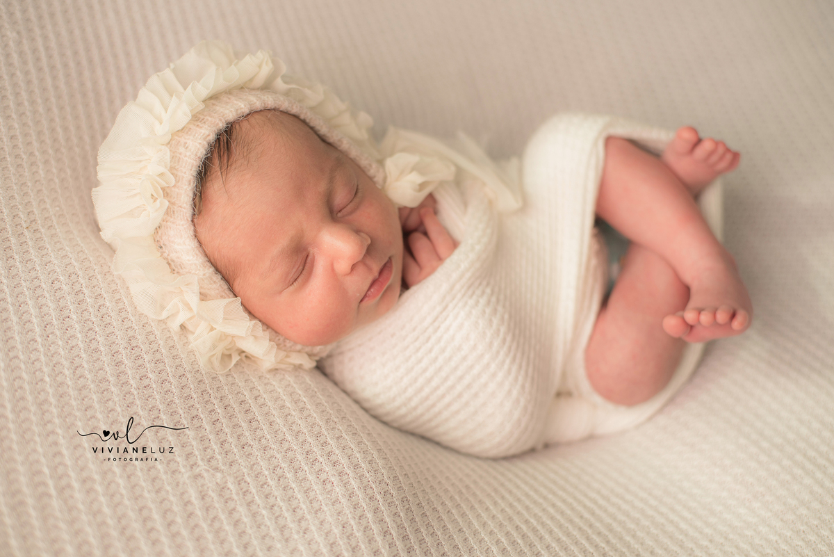 fotografia de recem nascido fotografia newborn em guaramirim fotografia newborn jaragua do sul fotografia de newborn viviane luz fotografias