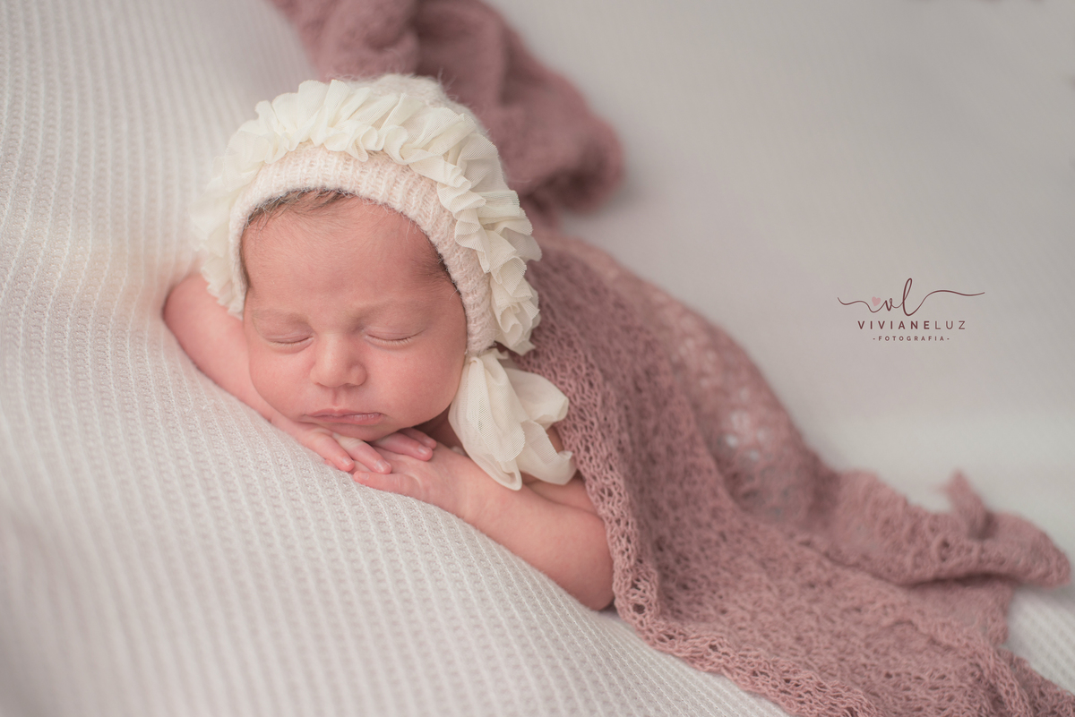 fotografia de recem nascido fotografia newborn em guaramirim fotografia newborn jaragua do sul fotografia de newborn viviane luz fotografias