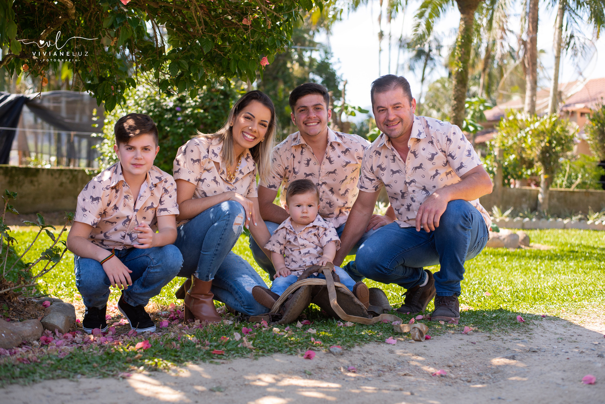 ensaio familia smash the cake fazendinha fotografa de jaragua do sul guaramirim e região massaranduba ensaio externo viviane luz