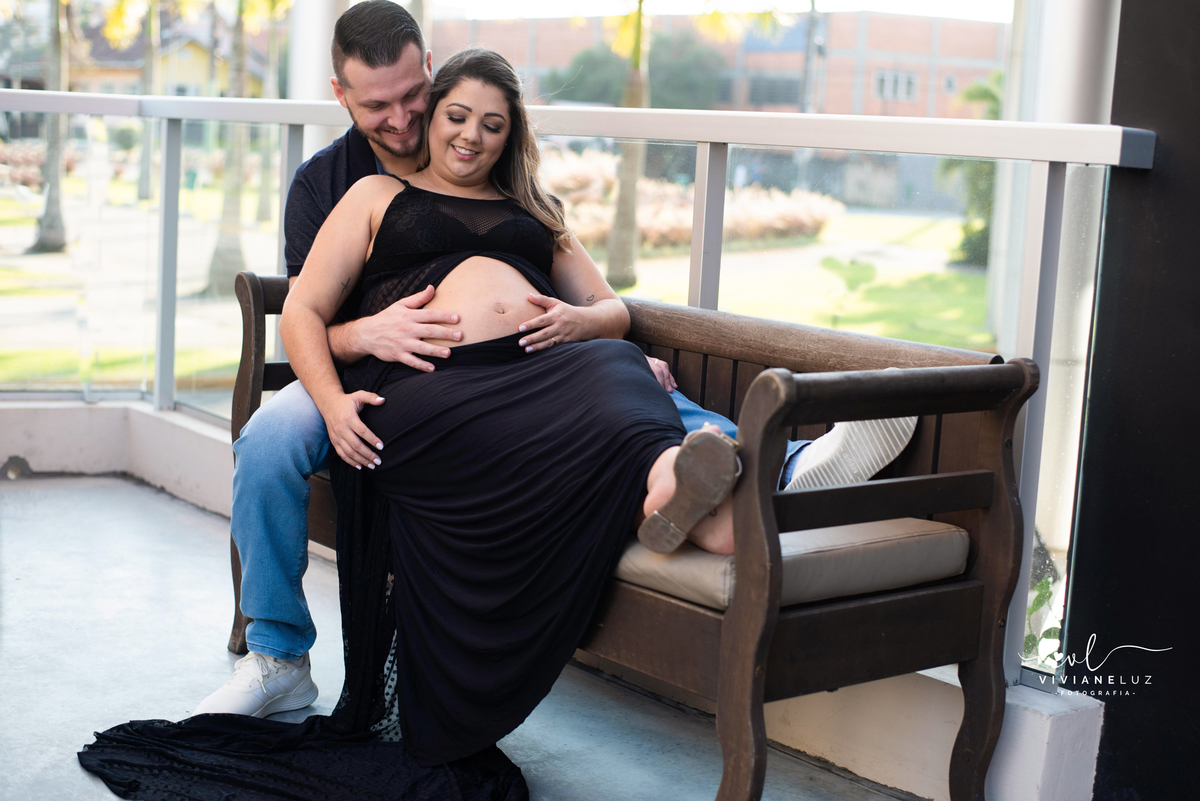 ensaio gestante com pet mãe de menina ensaio externo de gestante ensaio gestante diferente fotografa de gestante em jaragua do sul