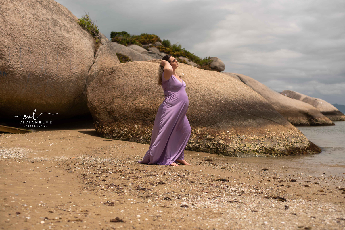 ensaio gestante praia de bombinhas casa blanca guest house viviane luz fotografa de gestantes fotografa de jaragua do sul e guaramirim mae de menina ensaio gestante de lingerie 