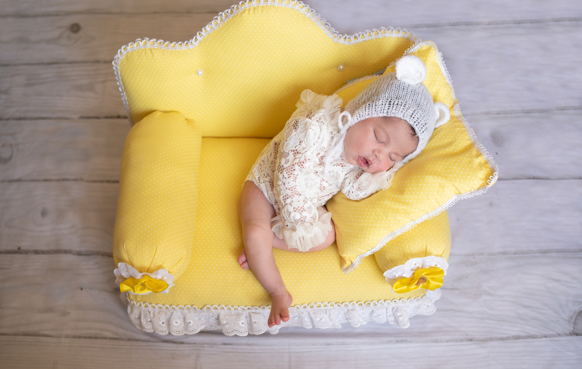 fotografia newborn fotografia infantil fotografa de guaramirim fotografa de jaragua do sul ensaio newborn em casa ensaio recem nascido viviane luz fotografias