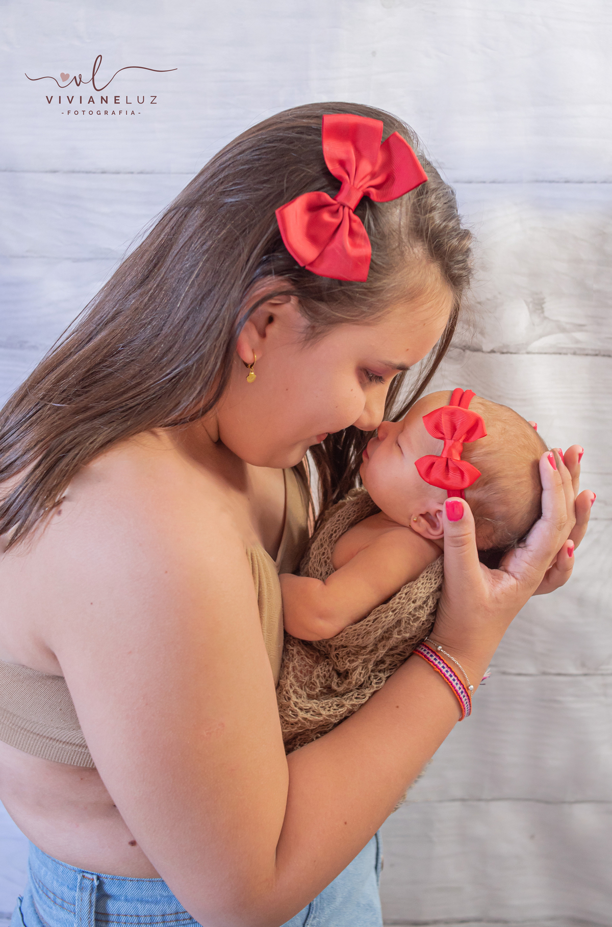 fotografia infantil ensaio newborn em casa fotografa de newborn jaragua do sul fotografa de newborn barra velha fotografa de newborn guaramirim viviane luz fotografias foto de irmas