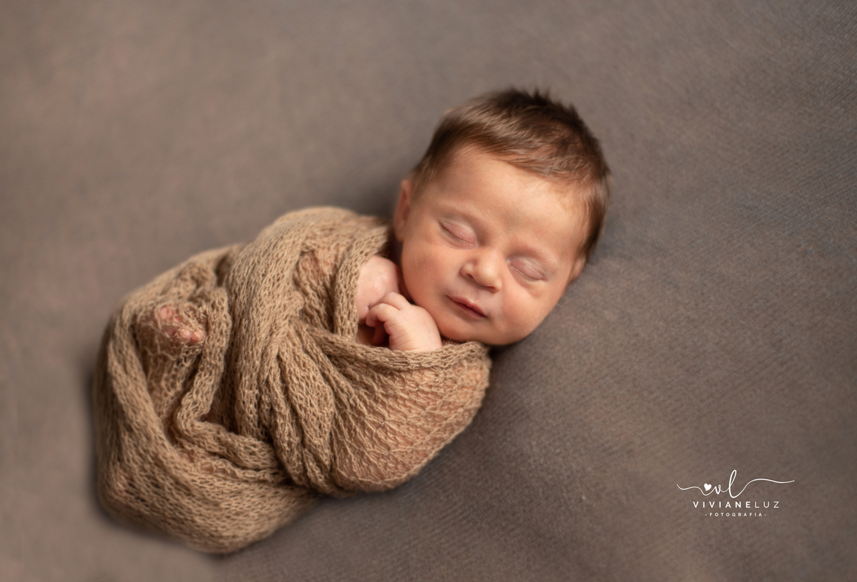 ensaio newborn na casa do cliente fotografa de jaragua do sul e guaramirim